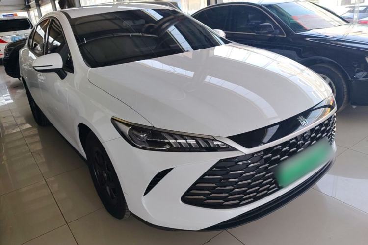 Used BYD Qin PLUS 2025 DM-i Smart Drive 55KM Leading Model Front Right 45 Deg