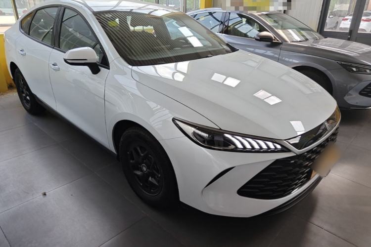 Used BYD Qin PLUS 2025 DM-i Smart Drive 55KM Leading Model Front Right 45 Deg
