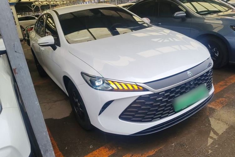 Used BYD Qin PLUS 2025 DM-i Smart Drive 55KM Leading Model Front Right 45 Deg