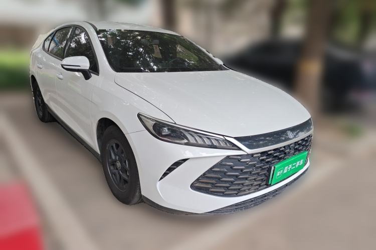 Used BYD Qin PLUS 2025 DM-i Smart Drive 55KM Leading Model Front Right 45 Deg