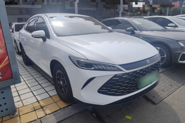 Used BYD Qin PLUS 2025 DM-i Smart Drive 55KM Leading Model Front Right 45 Deg