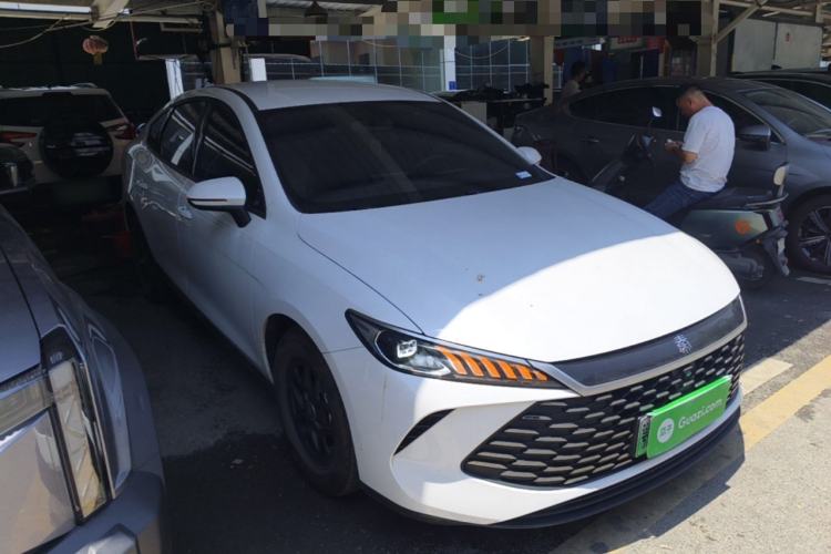 Used BYD Qin PLUS 2025 DM-i Smart Drive 55KM Leading Model Front Right 45 Deg