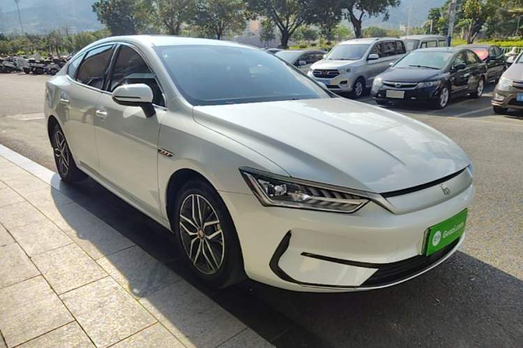 Used BYD Qin PLUS 2025 EV 510KM Standard Range Model Front Right 45 Deg