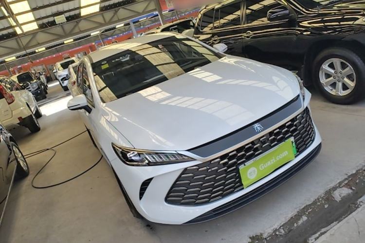 Used BYD Qin PLUS 2025 DM-i Smart Drive 55KM Leading Model Front Right 45 Deg