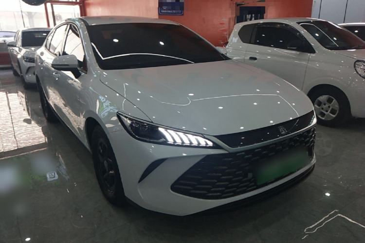 Used BYD Qin PLUS 2025 DM-i Smart Drive 55KM Leading Model Front Right 45 Deg