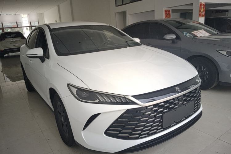 Used BYD Qin PLUS 2025 DM-i Smart Drive 55KM Leading Model Front Right 45 Deg