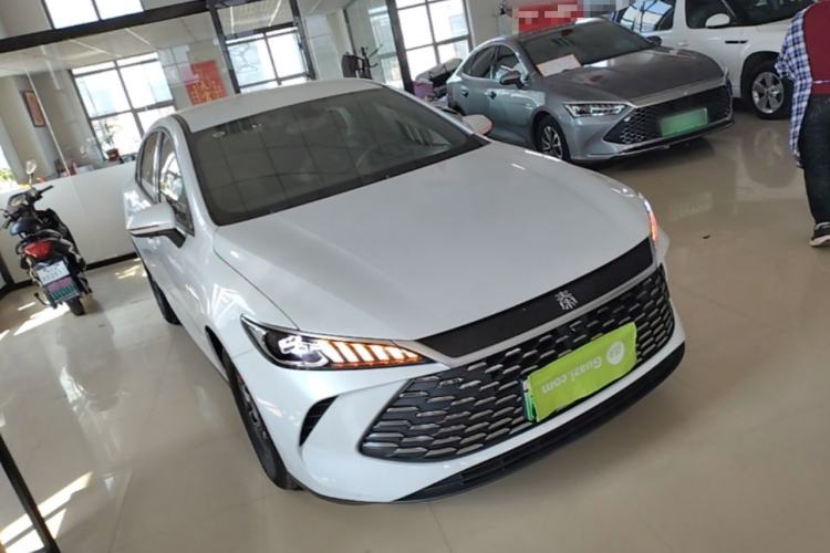 Used BYD Qin PLUS 2025 DM-i Smart Drive 55KM Leading Model Front Right 45 Deg