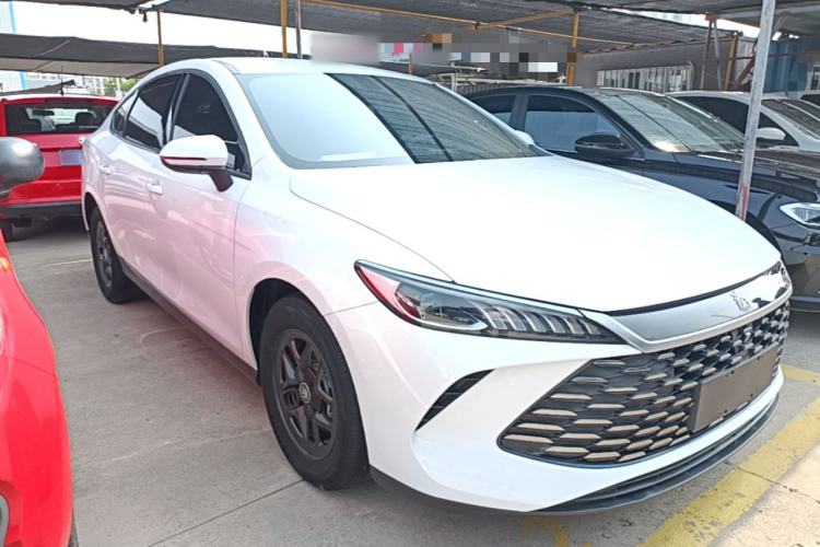 Used BYD Qin PLUS 2025 DM-i Smart Drive 55KM Leading Model Front Right 45 Deg