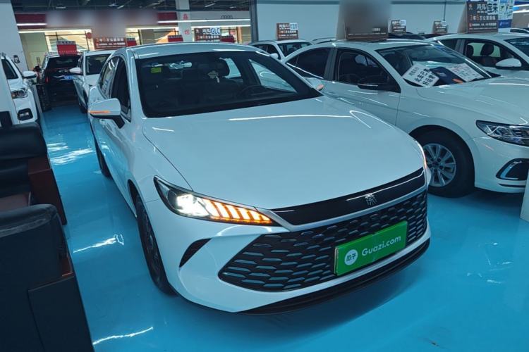 Used BYD Qin PLUS 2025 DM-i Smart Drive 55KM Leading Model Front Right 45 Deg