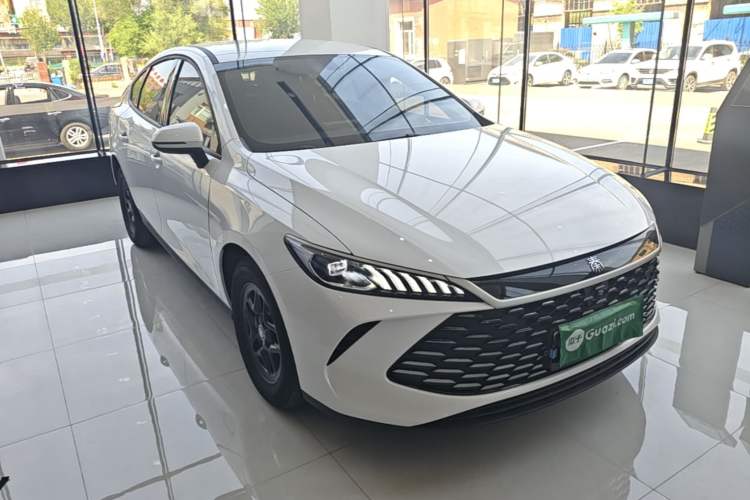 Used BYD Qin PLUS 2025 DM-i Smart Drive 55KM Leading Model Front Right 45 Deg