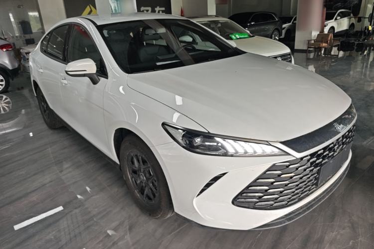 Used BYD Qin PLUS 2025 DM-i Smart Drive 55KM Leading Model Front Right 45 Deg