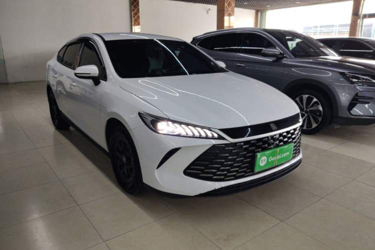 Used BYD Qin PLUS 2025 DM-i Smart Drive 55KM Leading Model Front Right 45 Deg