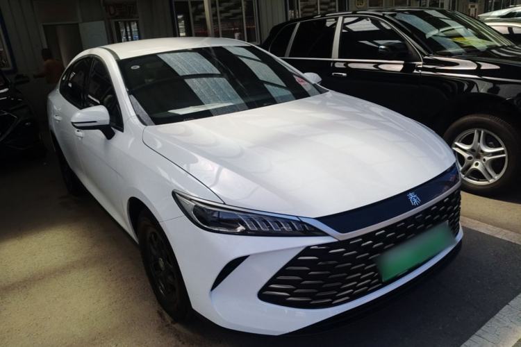 Used BYD Qin PLUS 2025 DM-i Smart Drive 55KM Leading Model Front Right 45 Deg