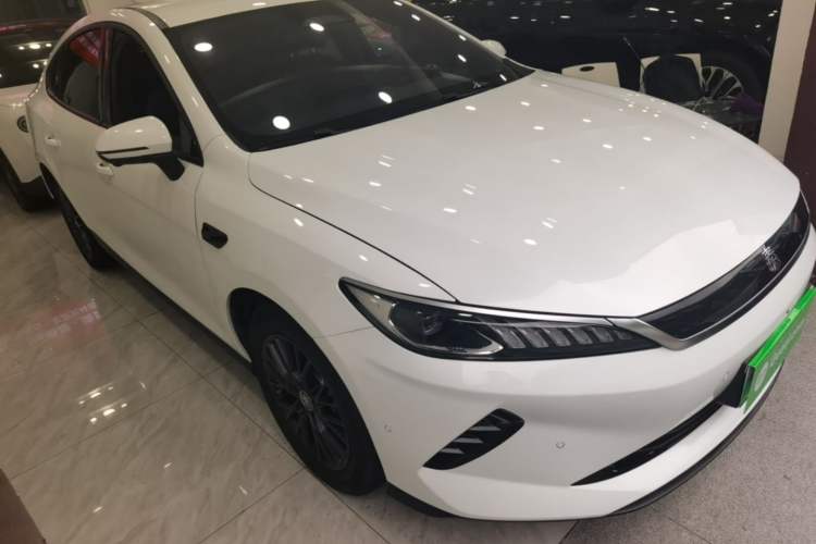 Used BYD Qin PLUS 2025 EV Smart Drive Edition 420KM Leading Model Front Right 45 Deg