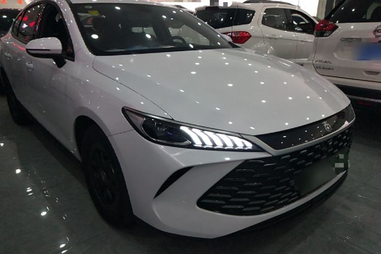 Used BYD Qin PLUS 2025 DM-i Smart Drive 55KM Leading Model Front Right 45 Deg