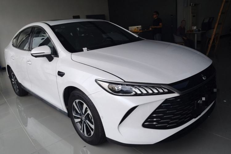 Used BYD Qin PLUS 2025 DM-i Smart Drive 55KM Beyond Model Front Right 45 Deg