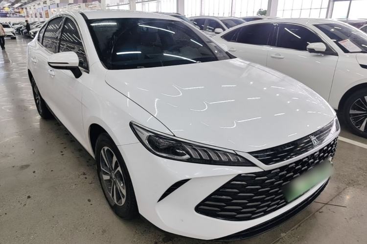 Used BYD Qin PLUS 2025 DM-i Smart Drive 55KM Leading Model Front Right 45 Deg