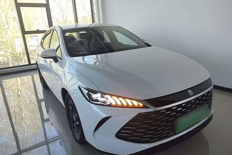 Used BYD Qin PLUS 2025 DM-i Smart Drive 55KM Leading Model Front Right 45 Deg