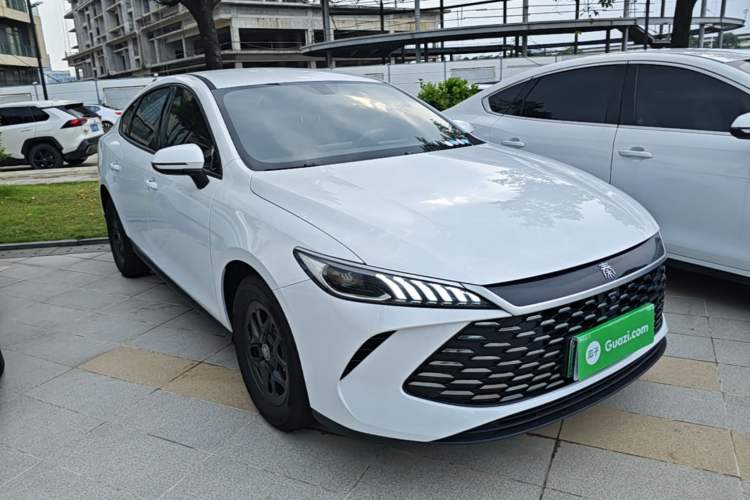 Used BYD Qin PLUS 2025 DM-i Smart Drive 55KM Leading Model Front Right 45 Deg
