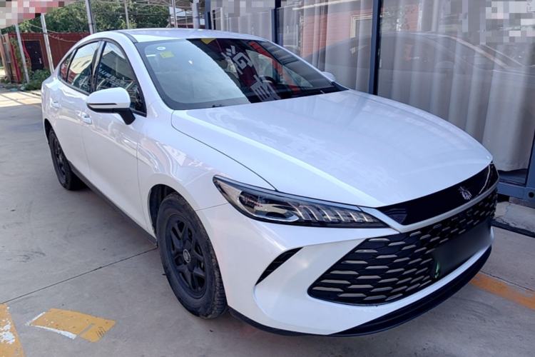 Used BYD Qin PLUS 2025 DM-i Smart Drive 55KM Leading Model Front Right 45 Deg