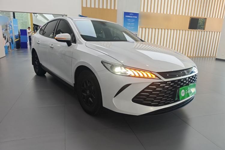 Used BYD Qin PLUS 2025 DM-i Smart Drive 55KM Leading Model Front Right 45 Deg