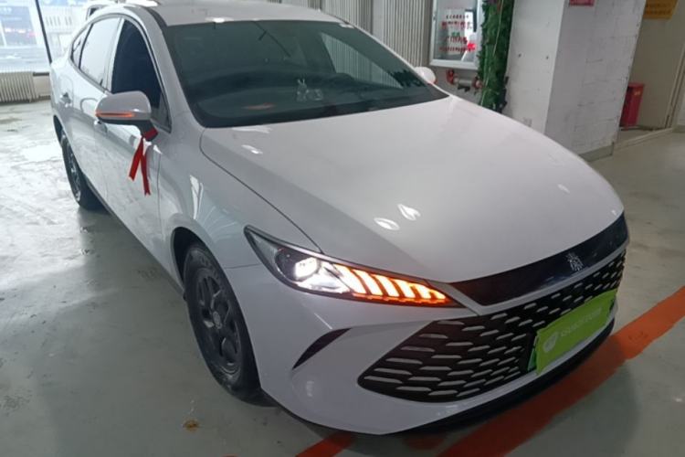 Used BYD Qin PLUS 2025 DM-i Smart Drive 55KM Leading Model Front Right 45 Deg