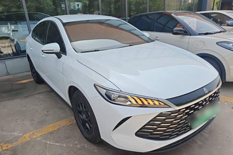 Used BYD Qin PLUS 2025 DM-i Smart Drive 55KM Leading Model Front Right 45 Deg