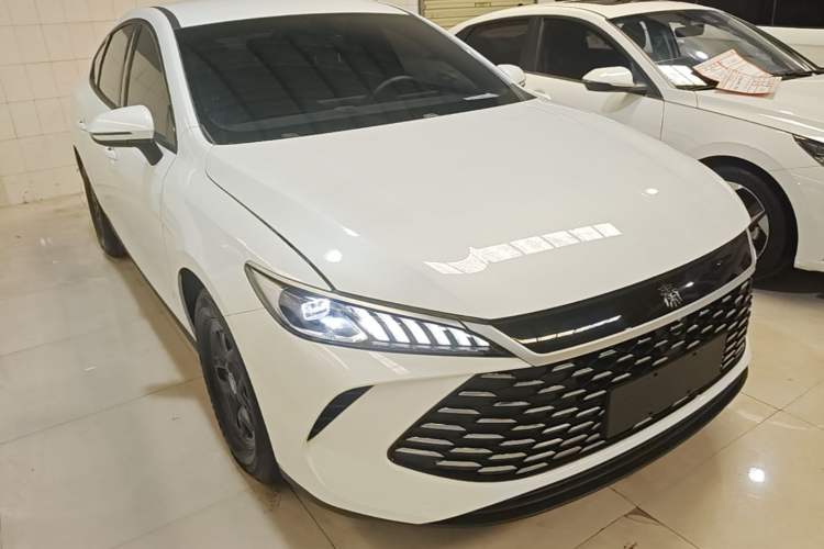 Used BYD Qin PLUS 2025 DM-i Smart Drive 55KM Leading Model Front Right 45 Deg