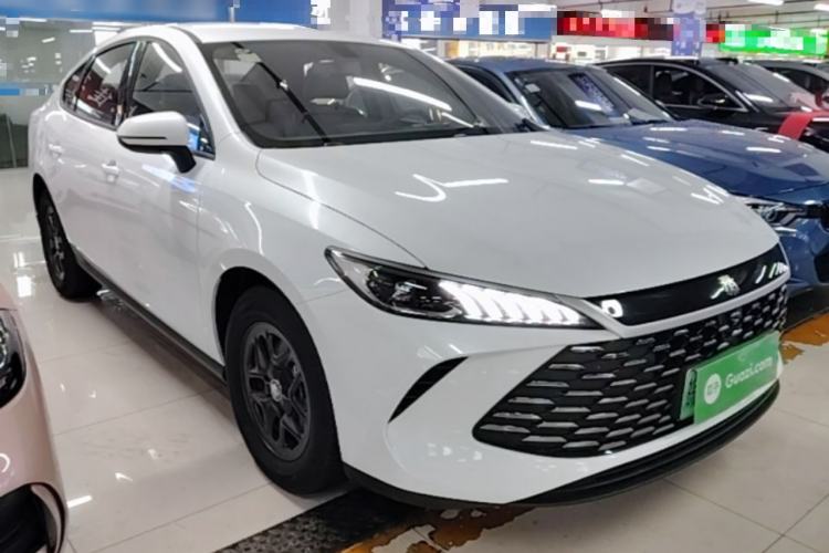 Used BYD Qin PLUS 2025 DM-i Smart Drive 55KM Leading Model Front Right 45 Deg