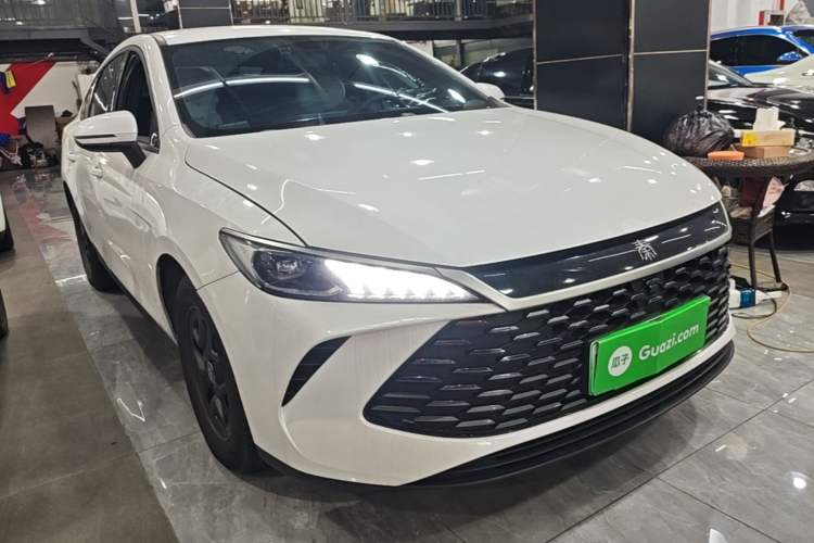 Used BYD Qin PLUS 2025 DM-i Smart Drive 55KM Leading Model Front Right 45 Deg