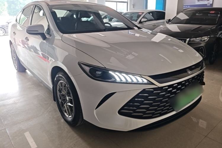 Used BYD Qin PLUS 2025 DM-i Smart Drive 55KM Leading Model Front Right 45 Deg