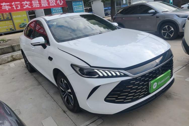 Used BYD Qin PLUS 2025 DM-i Smart Drive 120KM Superior Model Front Right 45 Deg