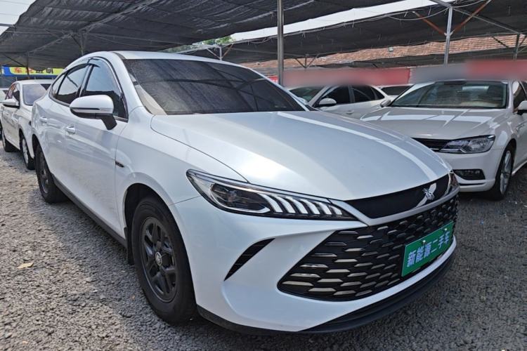 Used BYD Qin PLUS 2025 DM-i Smart Drive 55KM Leading Model Front Right 45 Deg