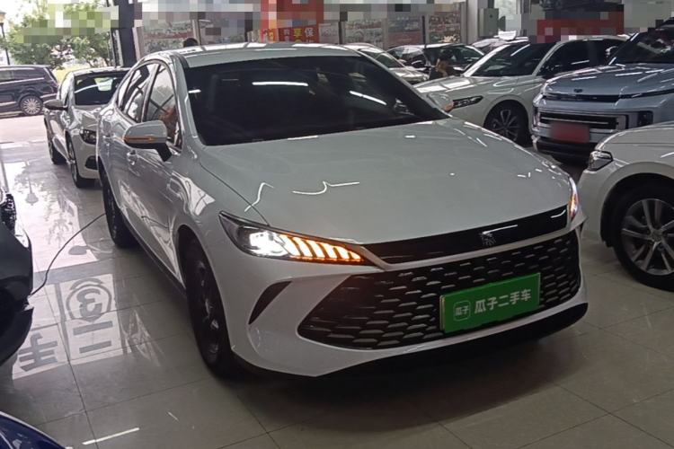 Used BYD Qin PLUS 2025 DM-i Smart Drive 55KM Leading Model Front Right 45 Deg