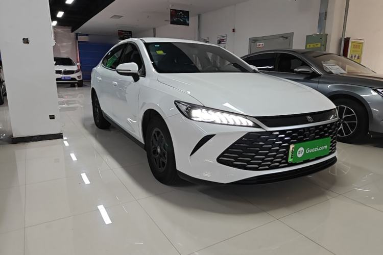 Used BYD Qin PLUS 2025 DM-i Smart Drive 55KM Leading Model Front Right 45 Deg