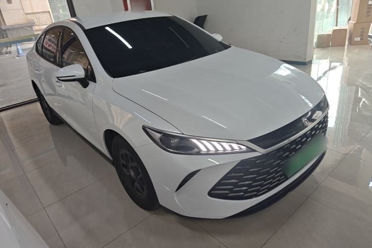Used BYD Qin PLUS 2025 DM-i Smart Drive 55KM Leading Model Front Right 45 Deg