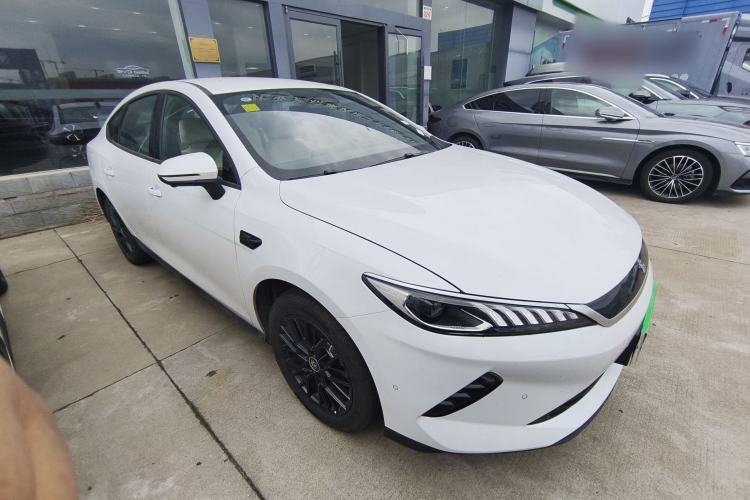 Used BYD Qin PLUS 2025 EV Smart Drive Edition 420KM Leading Model Front Right 45 Deg
