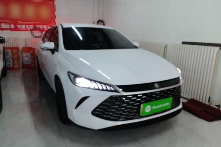 Used BYD Qin PLUS 2025 DM-i Smart Drive 55KM Leading Model Front Right 45 Deg