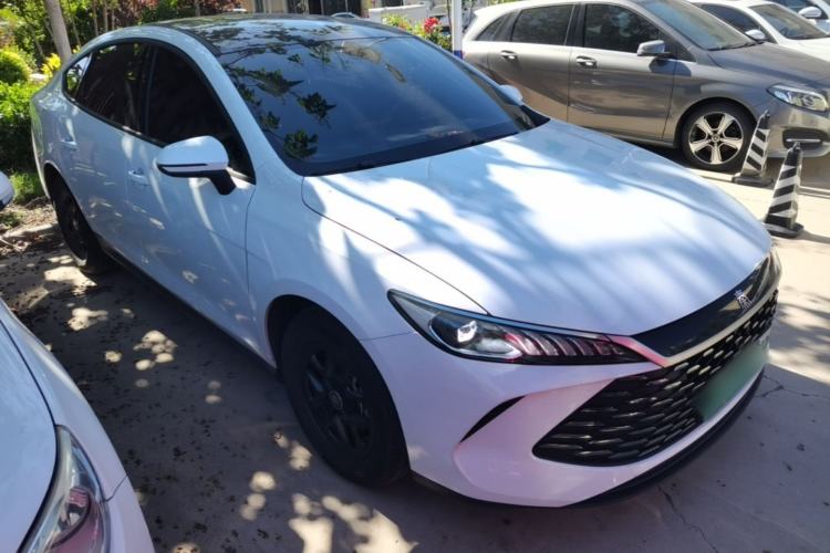 Used BYD Qin PLUS 2025 DM-i Smart Drive 55KM Leading Model Front Right 45 Deg