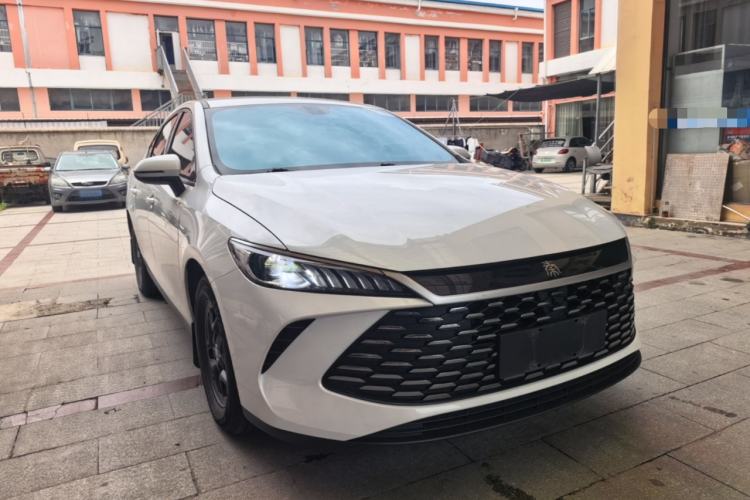 Used BYD Qin PLUS 2025 DM-i Smart Drive 55KM Leading Model Front Right 45 Deg