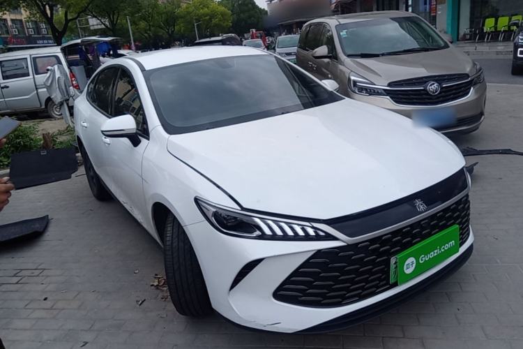 Used BYD Qin PLUS 2025 DM-i Smart Drive 55KM Leading Model Front Right 45 Deg