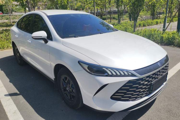 Used BYD Qin PLUS 2025 DM-i Smart Drive 55KM Leading Model Front Right 45 Deg