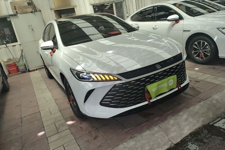 Used BYD Qin PLUS 2025 DM-i Smart Drive 55KM Leading Model Front Right 45 Deg