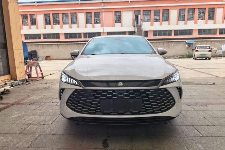 Used BYD Qin PLUS 2025 DM-i Smart Drive 55KM Leading Model Front
