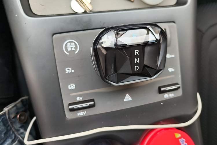 Used BYD Qin PLUS 2025 DM-i Smart Drive 55KM Leading Model Gear Lever