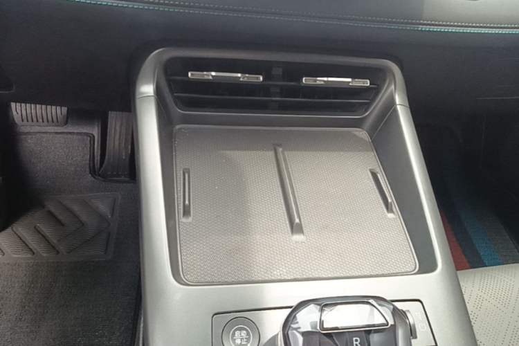 Used BYD Qin PLUS 2025 EV Smart Drive Edition 510KM Leading Model Gear Lever