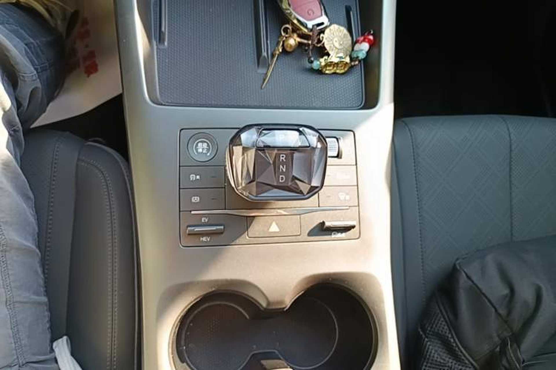Used BYD Qin PLUS 2025 DM-i Smart Drive 55KM Leading Model Gear Lever