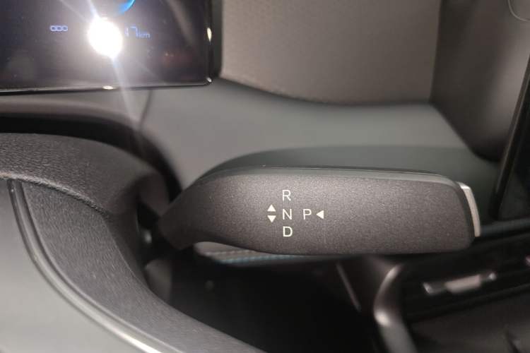 Used BYD Qin PLUS  Gear Lever