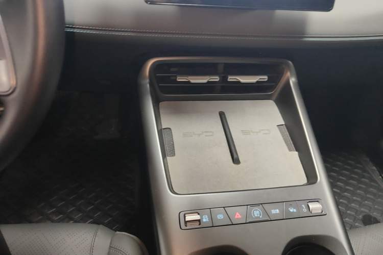 Used BYD Qin PLUS  Gear Lever