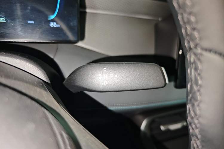 Used BYD Qin PLUS  Gear Lever